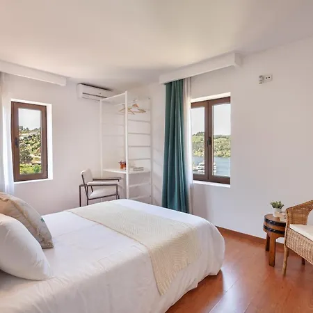 Casa Do Rio * Escamarao